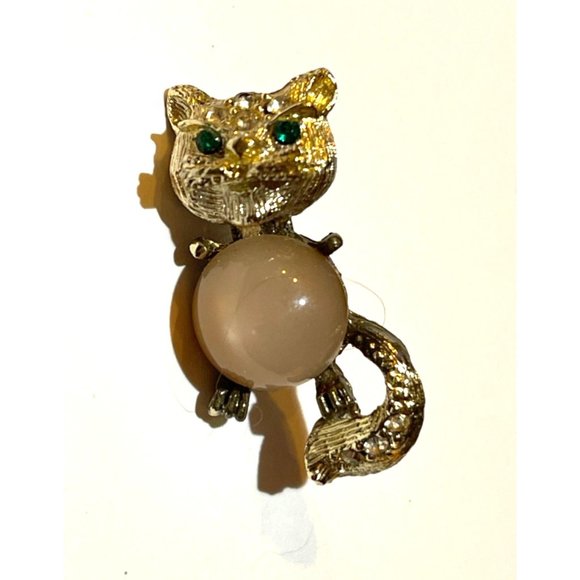 Vintage Gold Tone Jelly Belly Cat Brooch Emerald and Clear Rhinestone Accents - Picture 8 of 9
